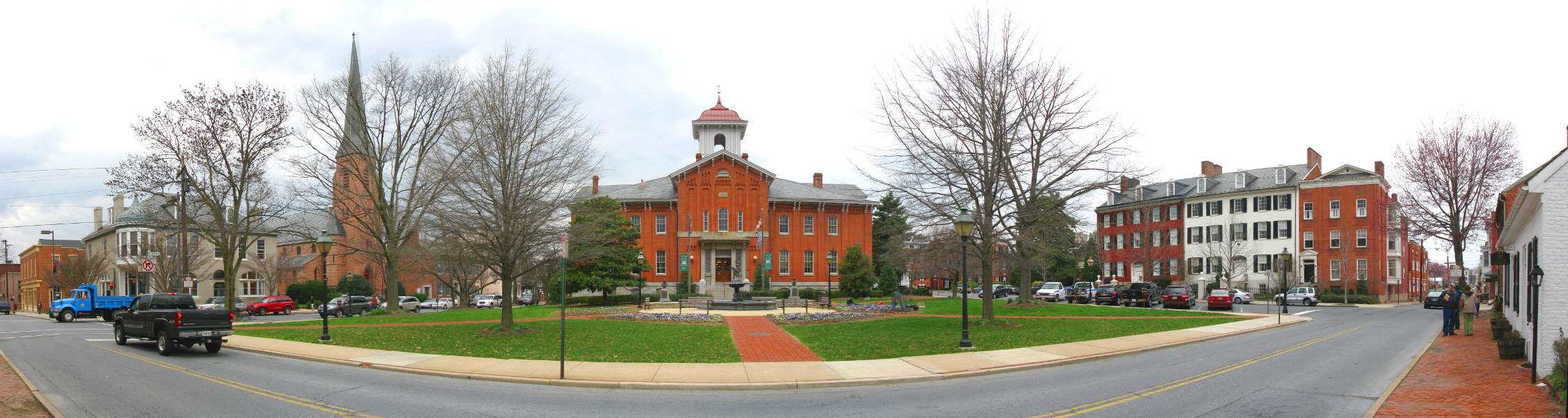 an image of town hall in frederick maryland on a fall day, it looks nice but chilly